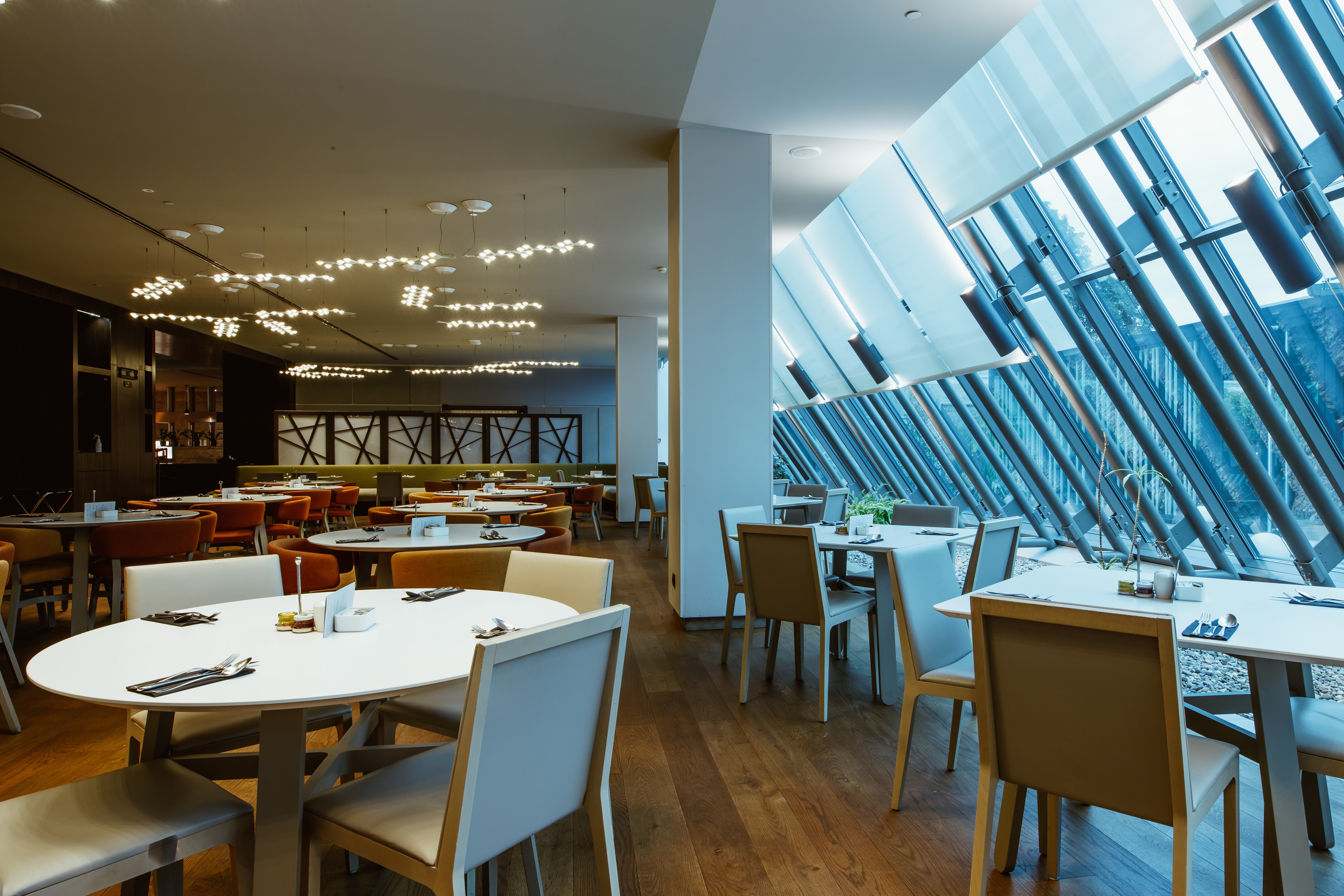 Crowne Plaza Belgrade 56/85