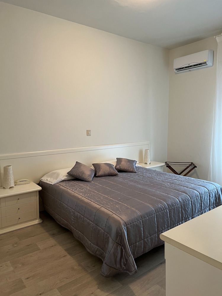 ECONOMY, DOUBLE BED