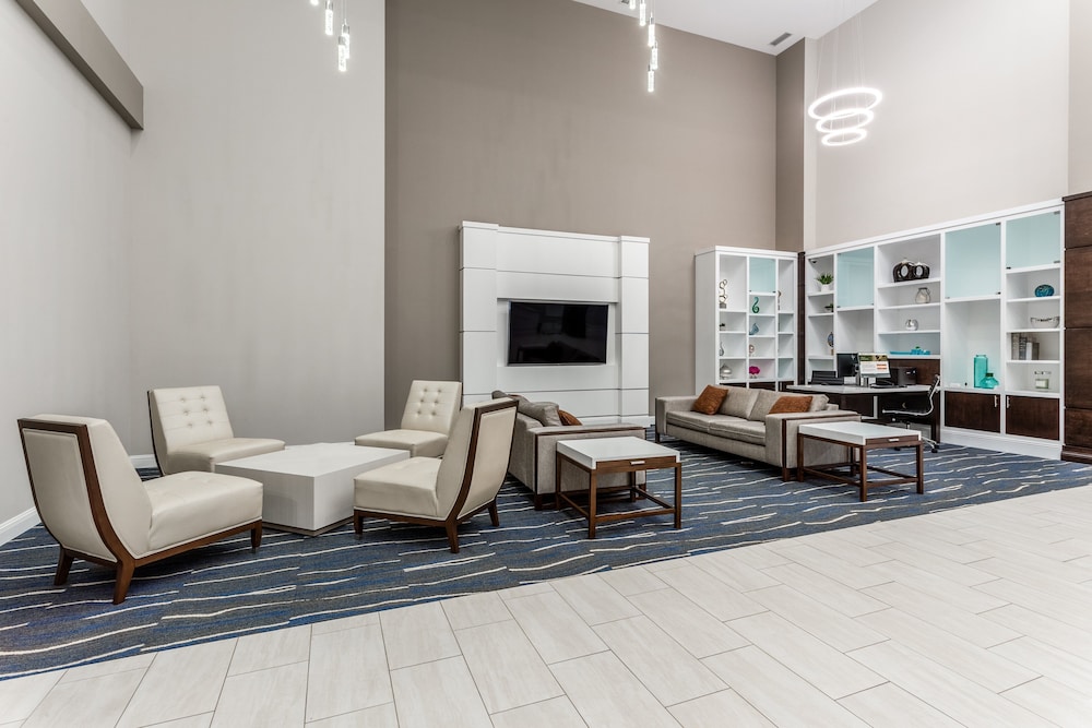 Holiday Inn & Suites Jefferson City 27/42