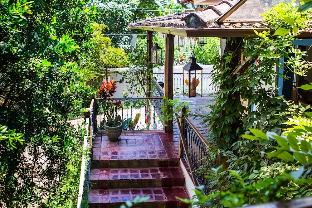 Villa Magnolia Pousada 54/65