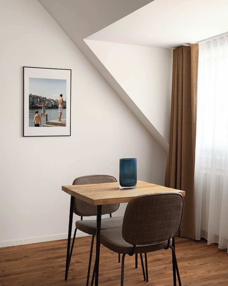 HOTEL BASEL 43/50