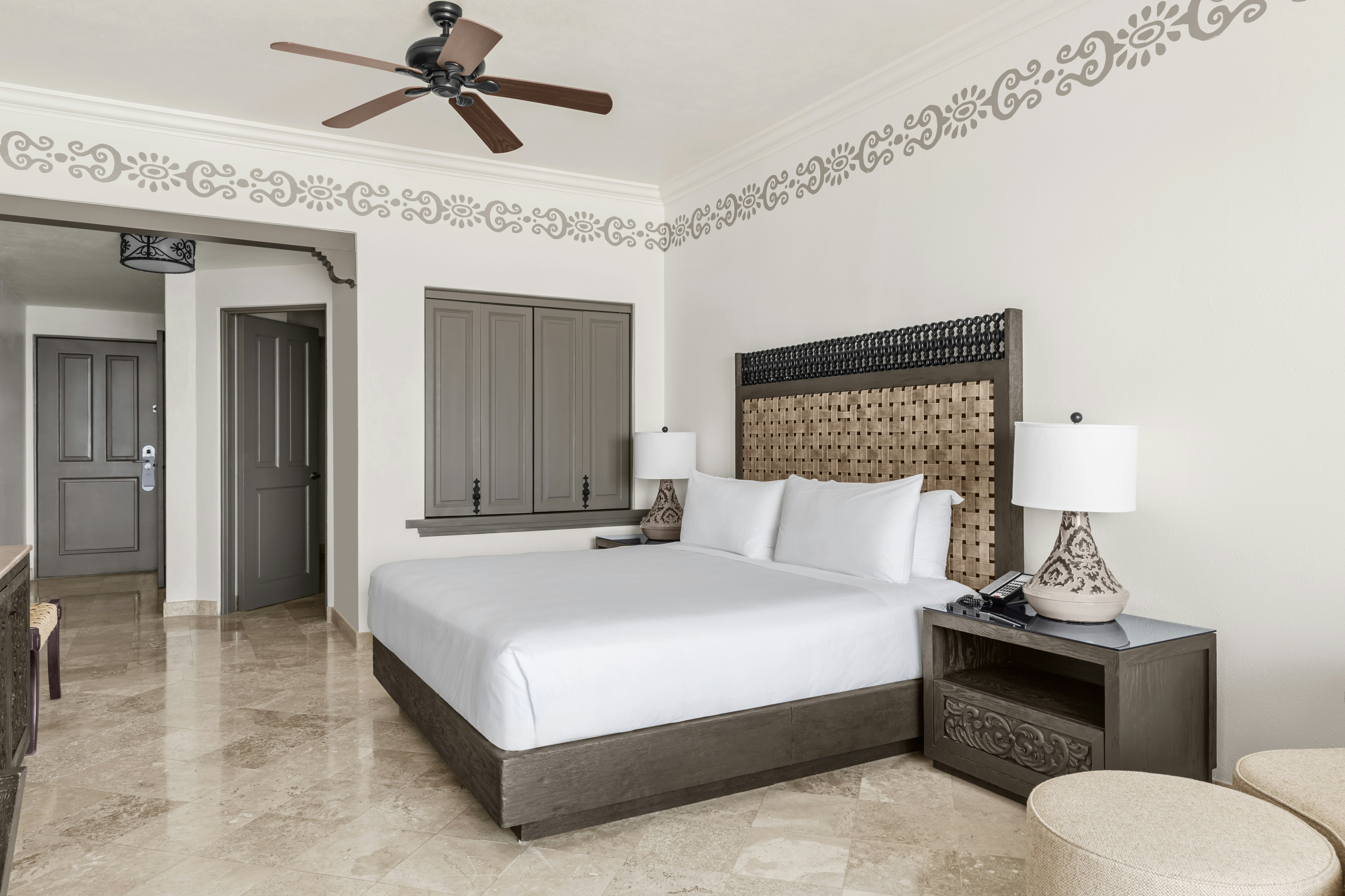 Coastal, King Bed, Garden View