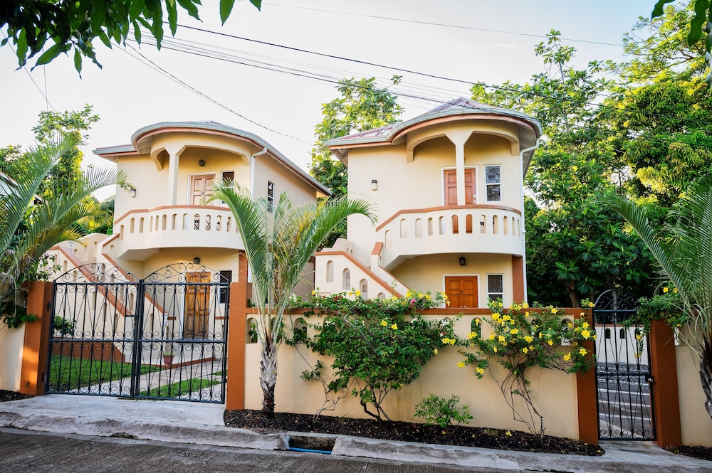 Valley Breeze Guest House 2/45