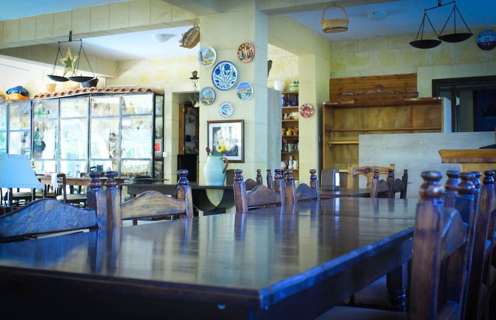 Lapida Garden Hotel 34/48