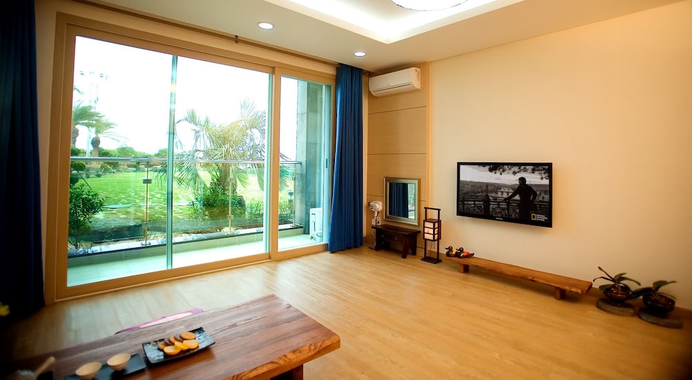 Areumdaun Resort 62/81