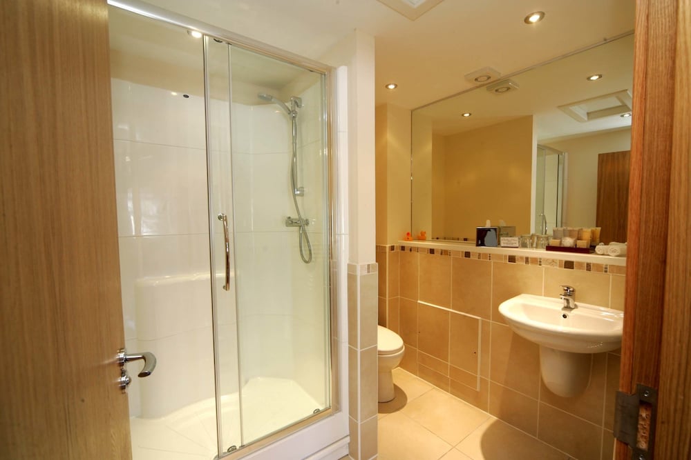 Woodland Bay Hotel 44/50
