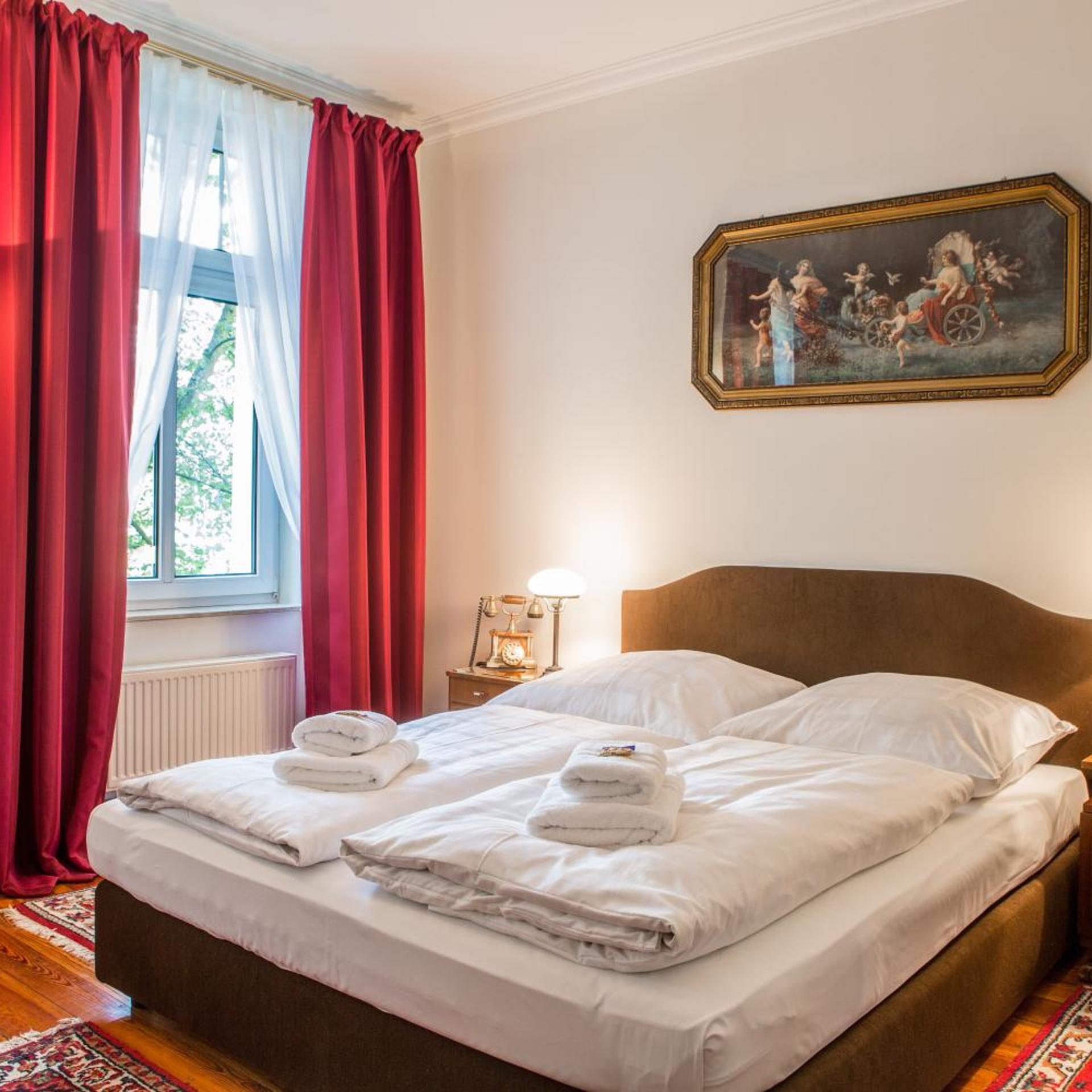 SUPERIOR, DOUBLE BED