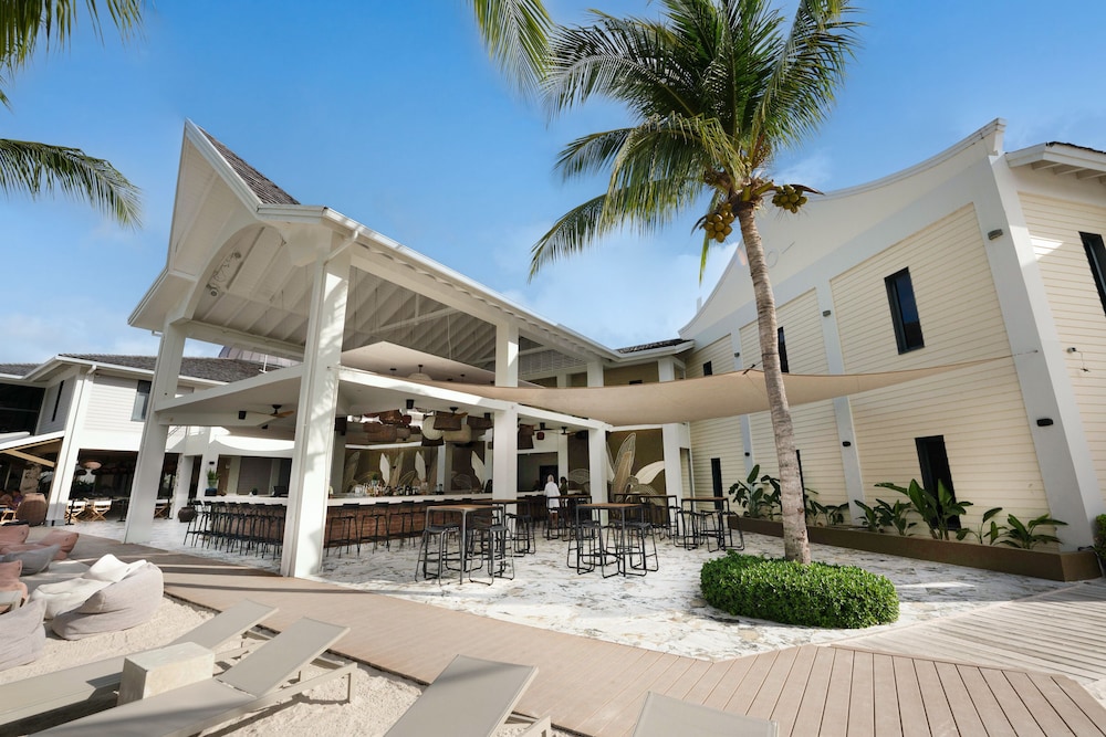 Papagayo Beach Hotel 7/76