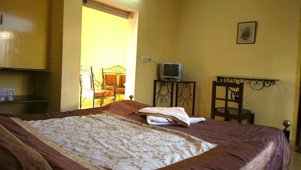 HOTEL SWARAJ RESORTS 17/73