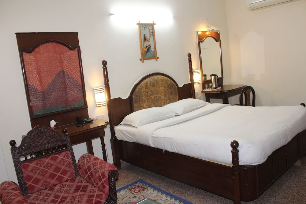 MAHADEV PALACE. 6/26
