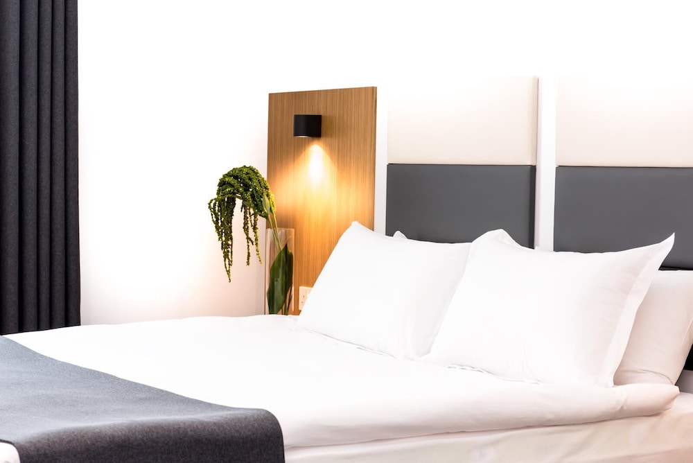 Ingate Hotel 26/50