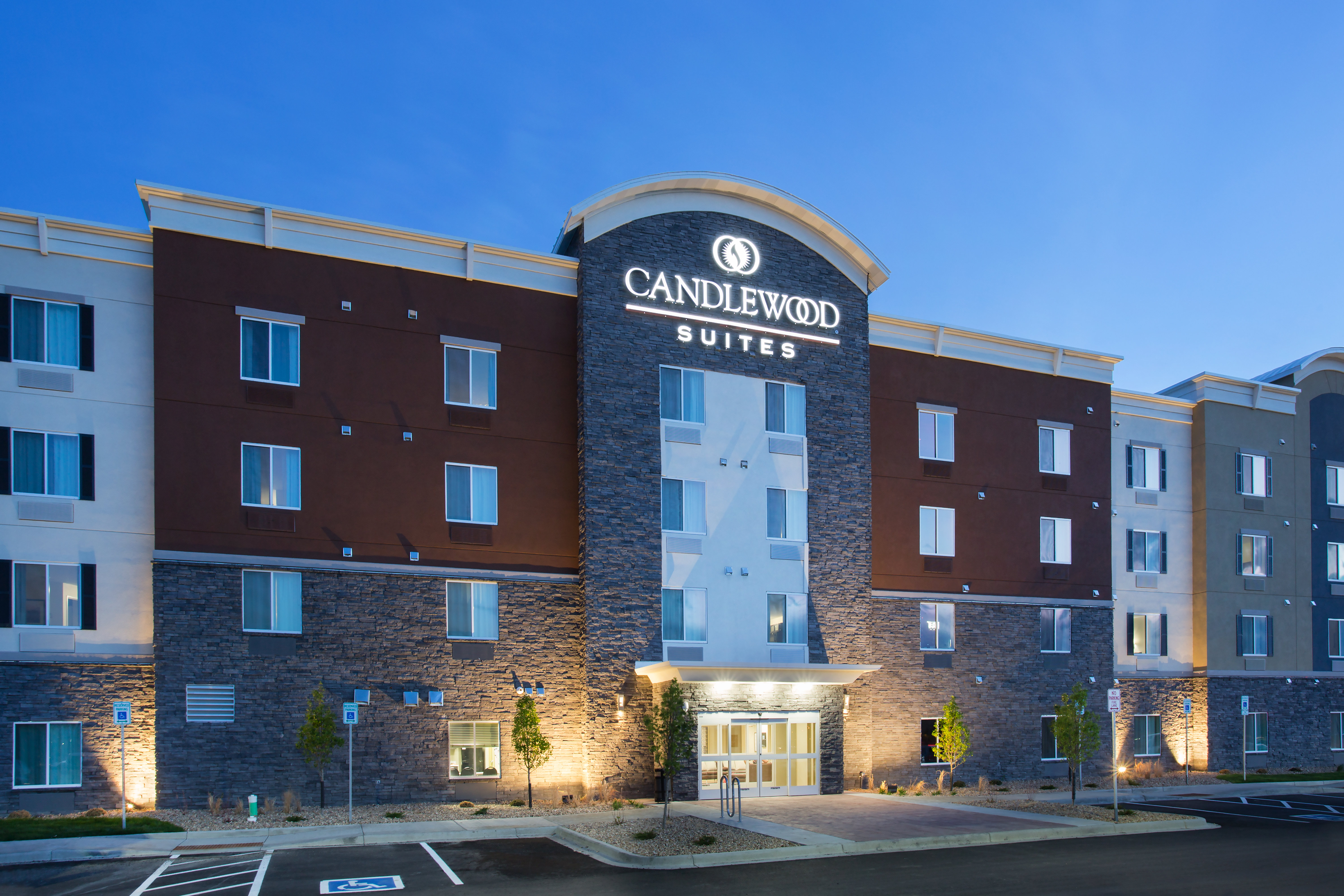 CANDLEWOOD SUITES LONGMONT 2/34