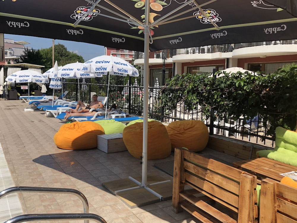 Salena Beach Hotel 40/50