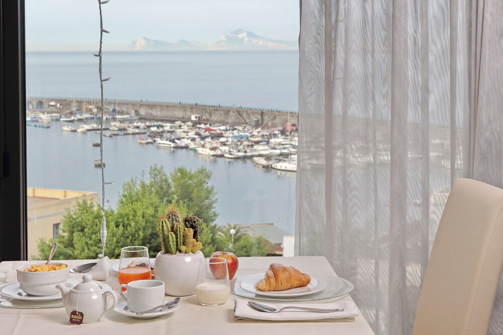 Hotel Poseidon 50/73
