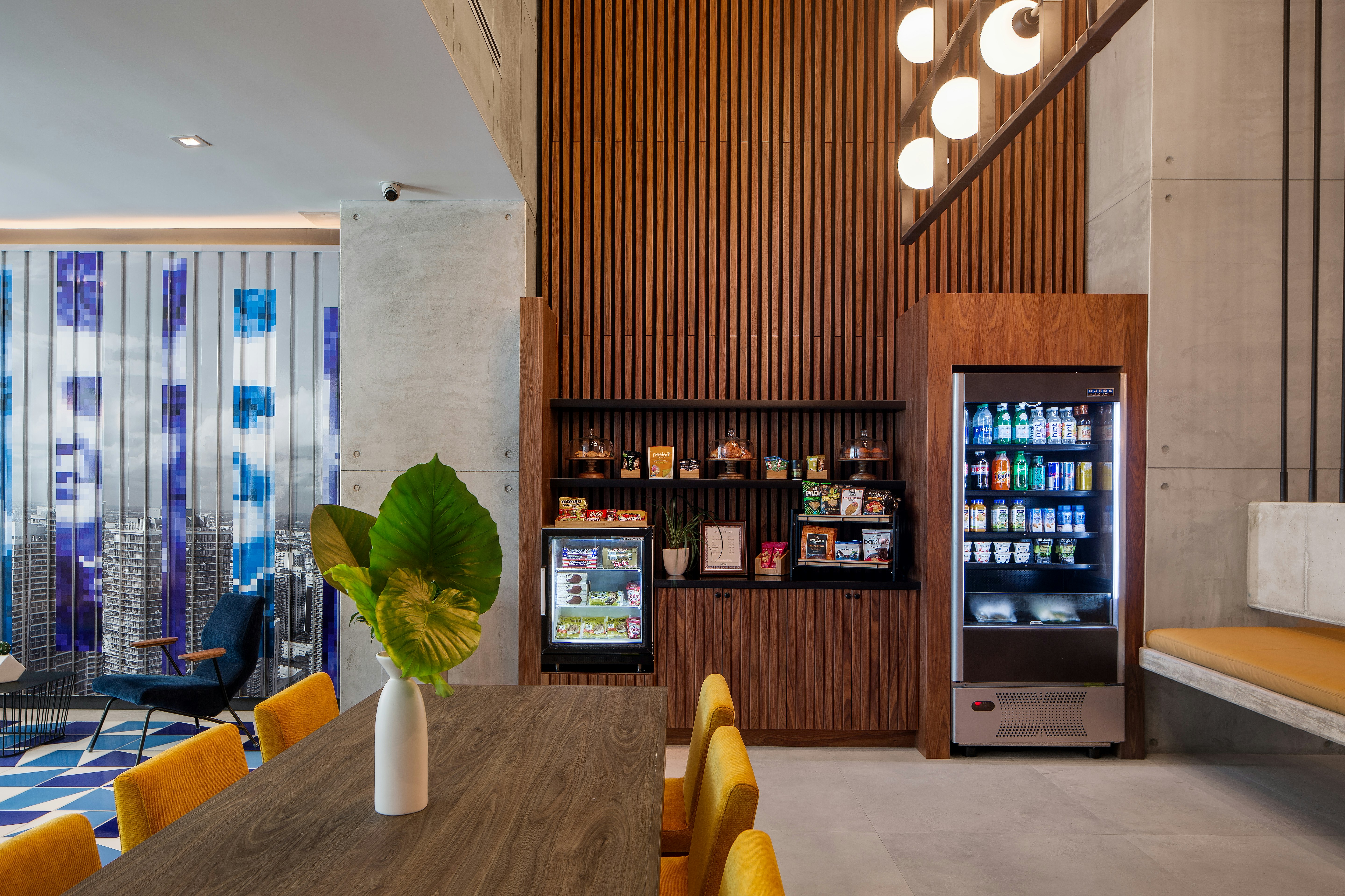 Hotel Indigo Miami Brickell 66/77