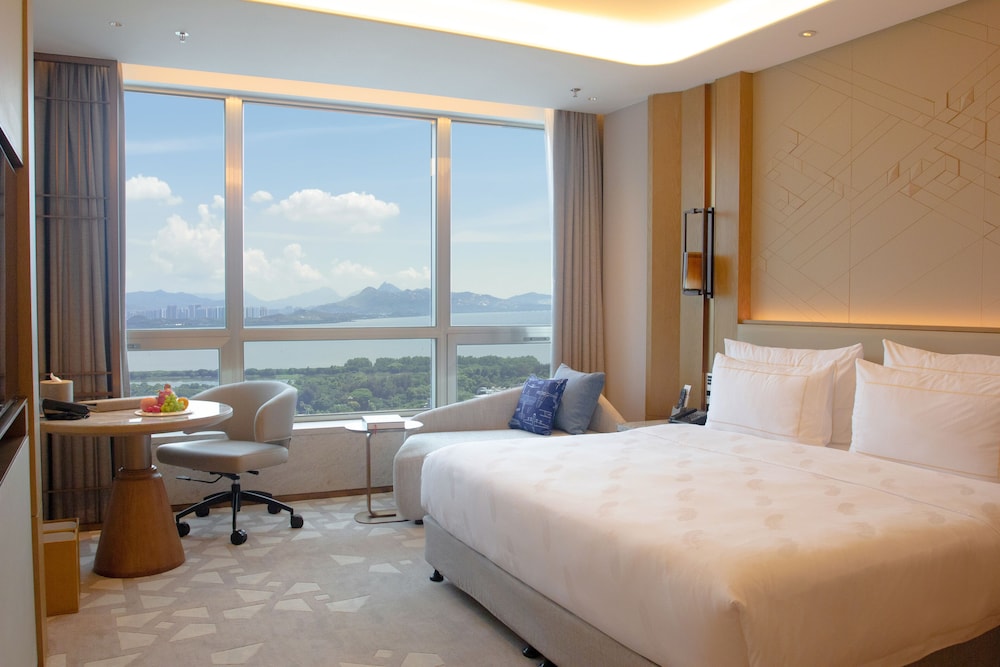 Premier, King Bed, Bay View