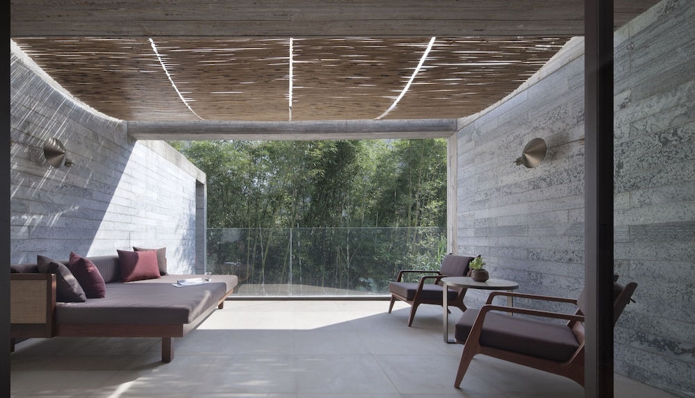 ALILA YANGSHUO 37/65