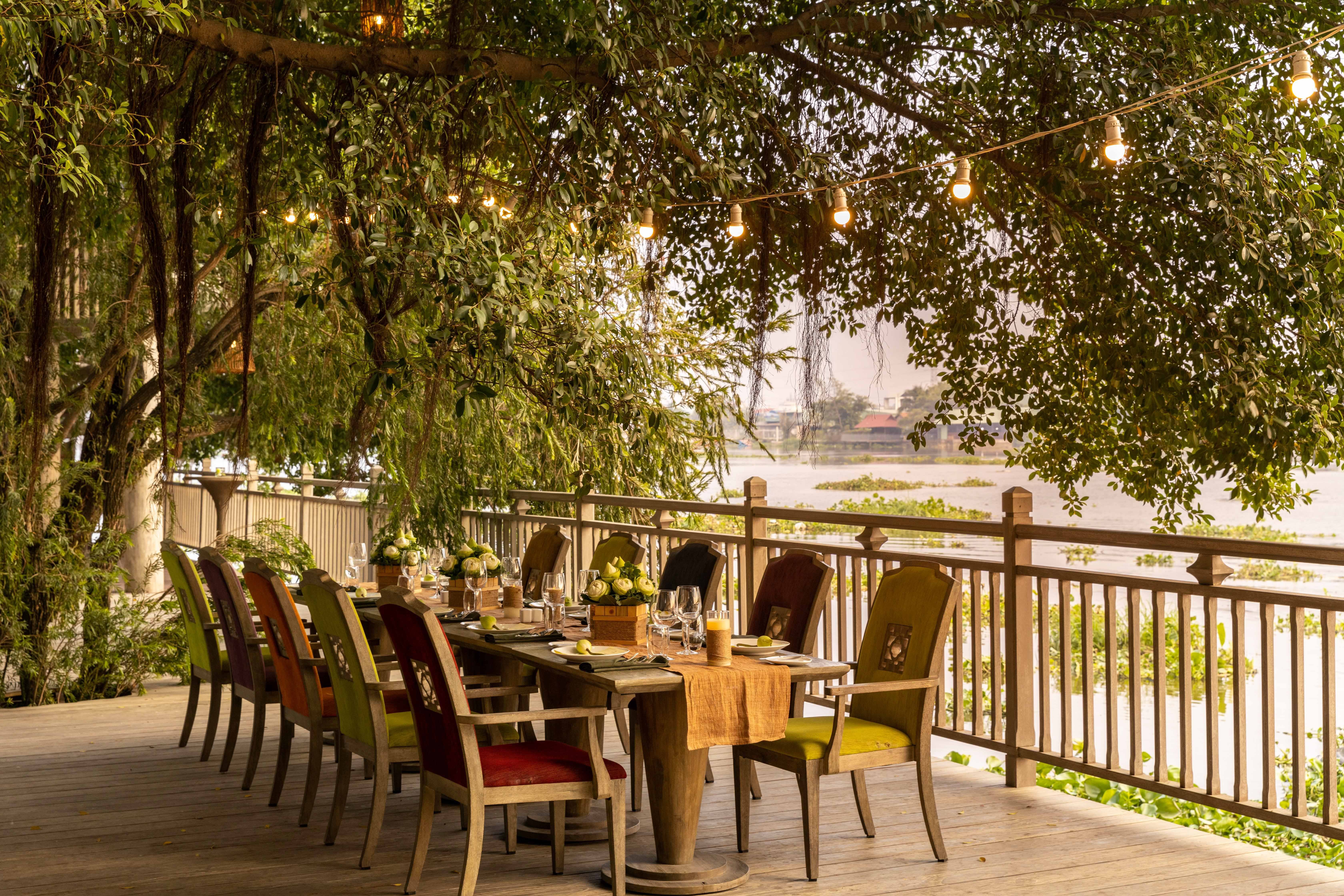 An Lam Retreats Saigon River 34/50