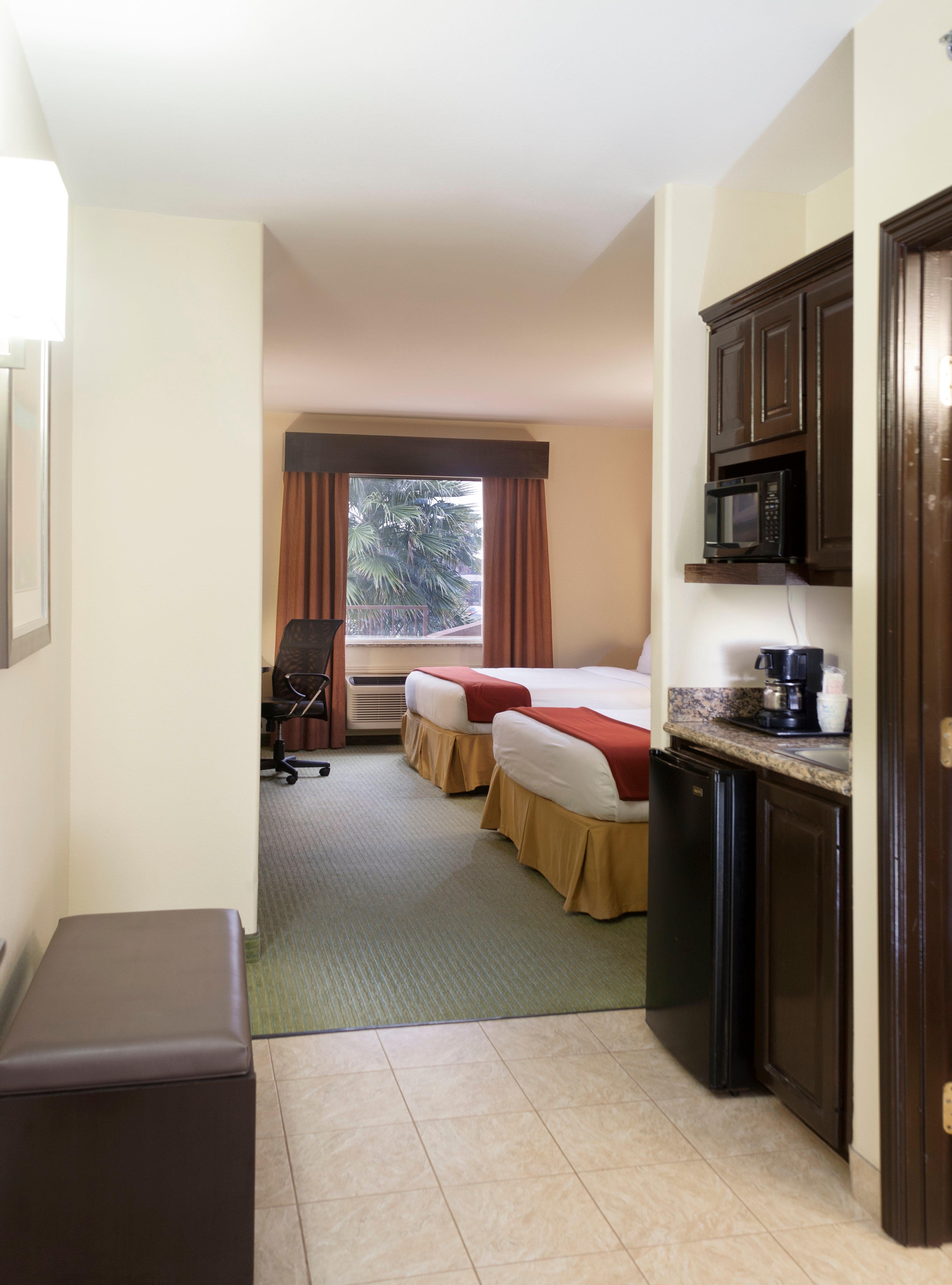 غرفة بسريرين كوين لذوي الإعاقة، Holiday Inn Express Hotel Suites Brownsville 2/2