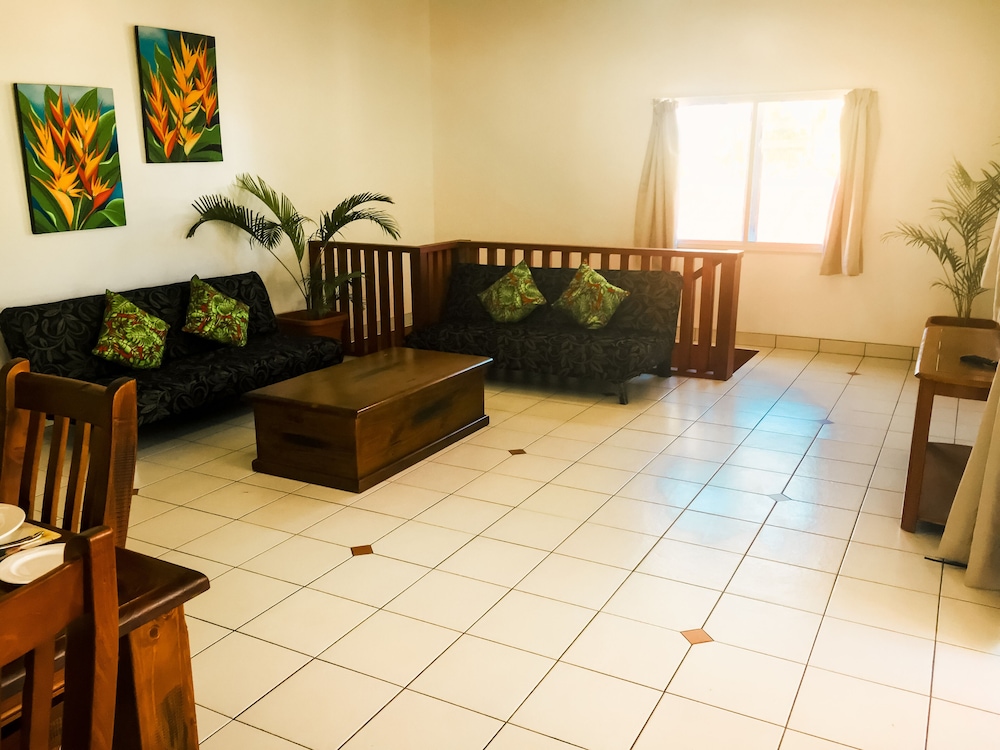 Castaway Resort 52/80
