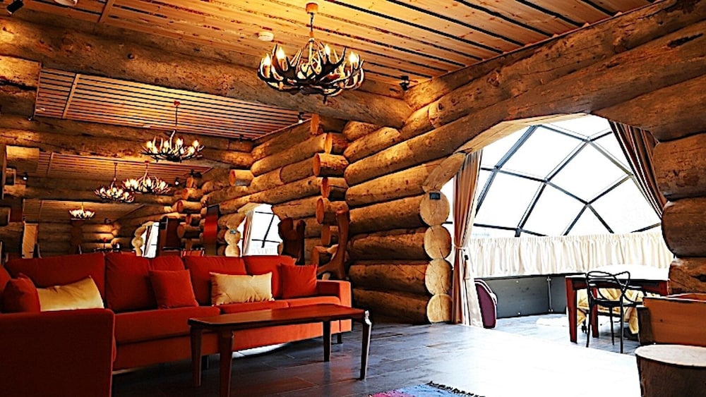Kakslauttanen Arctic Resort 57/68