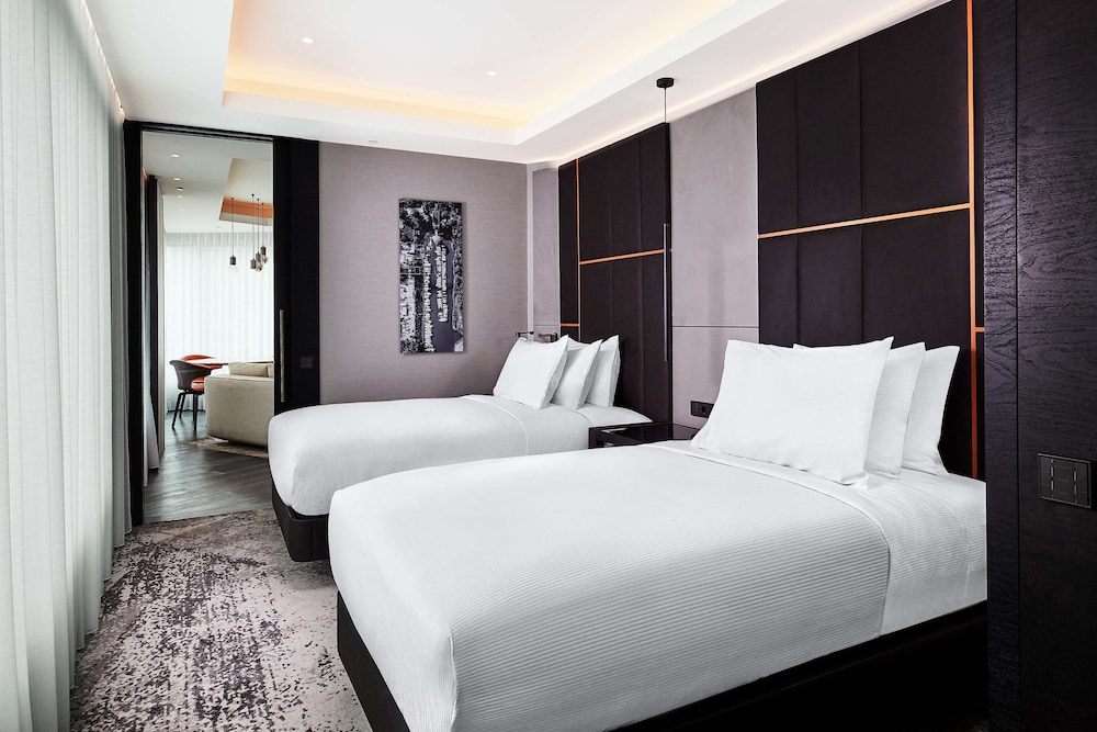 Hilton Belgrade 11/79