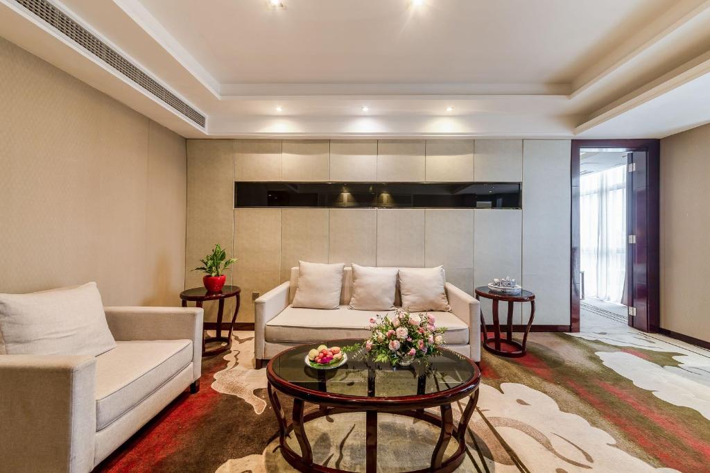 Rezen Kingtown Hotel (Chongqing Liangjiang New District) 36/58