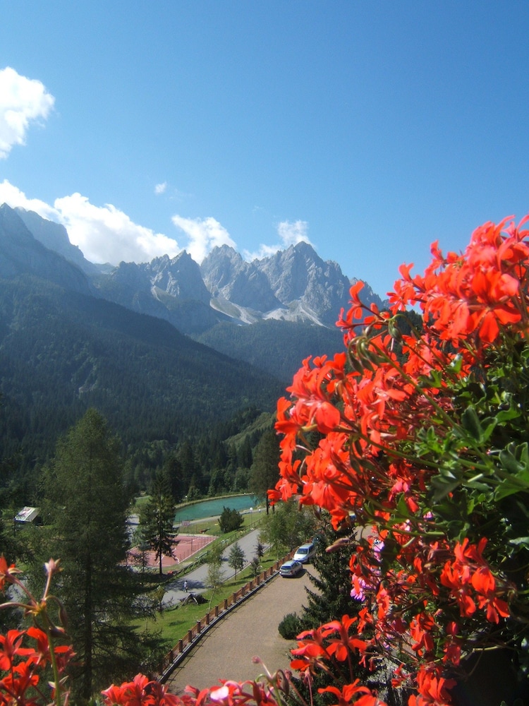 Bella Italia and Efa Village 46/50
