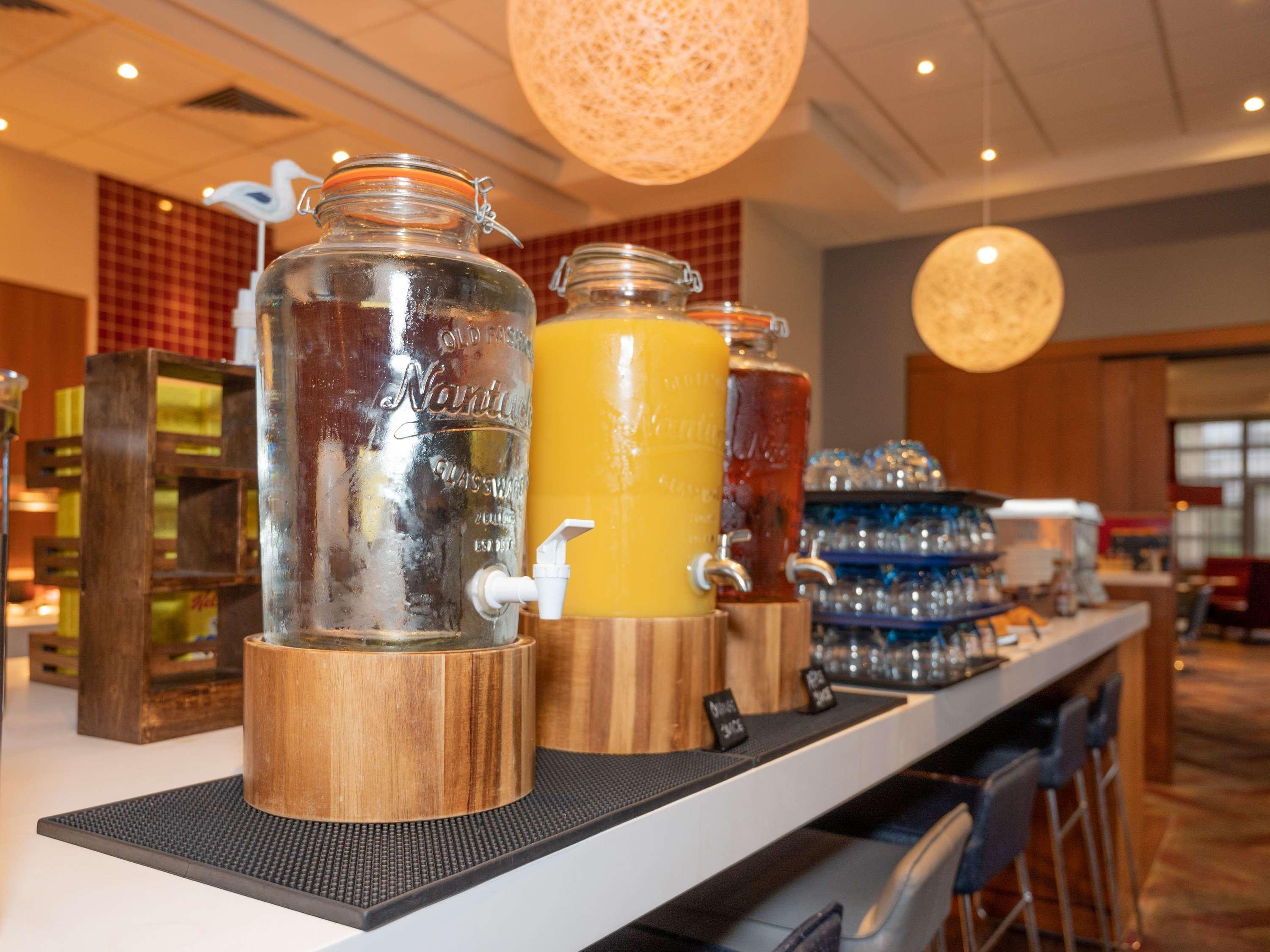 Novotel London Heathrow Airport - M4 Jct 4 Hotel 15/50