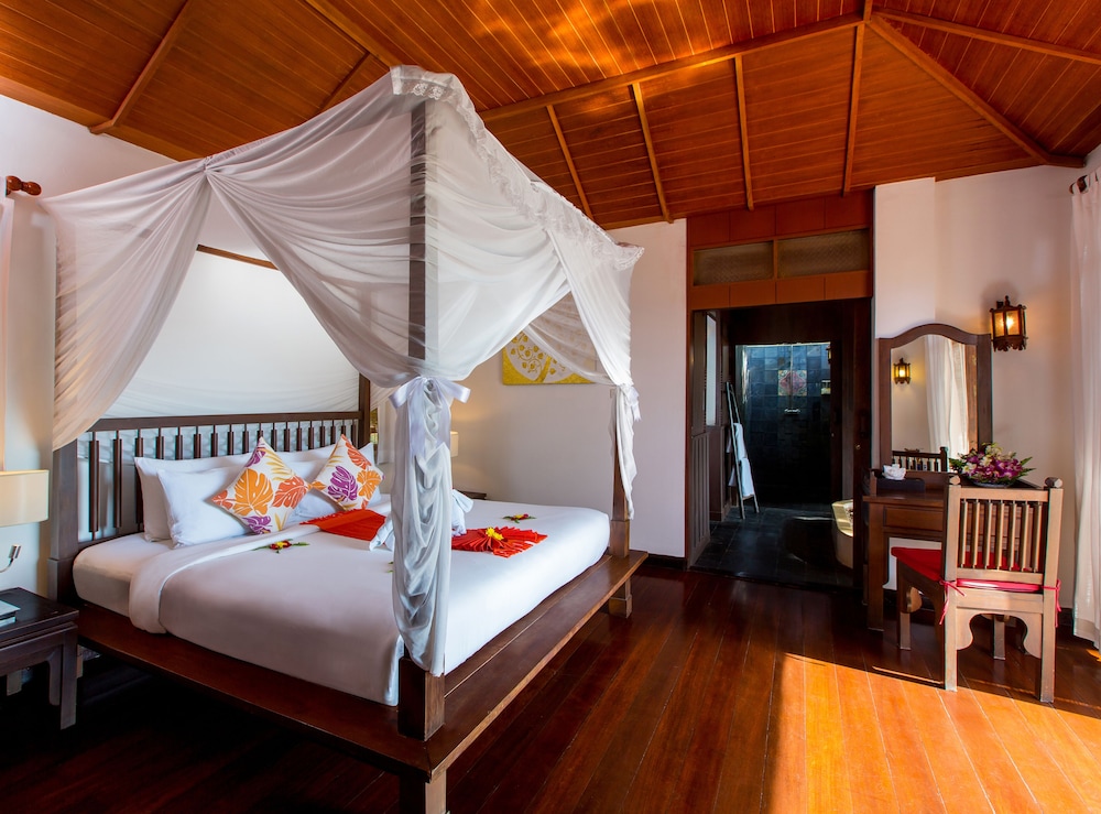 1 BEDROOM, VILLA, WITH POOL