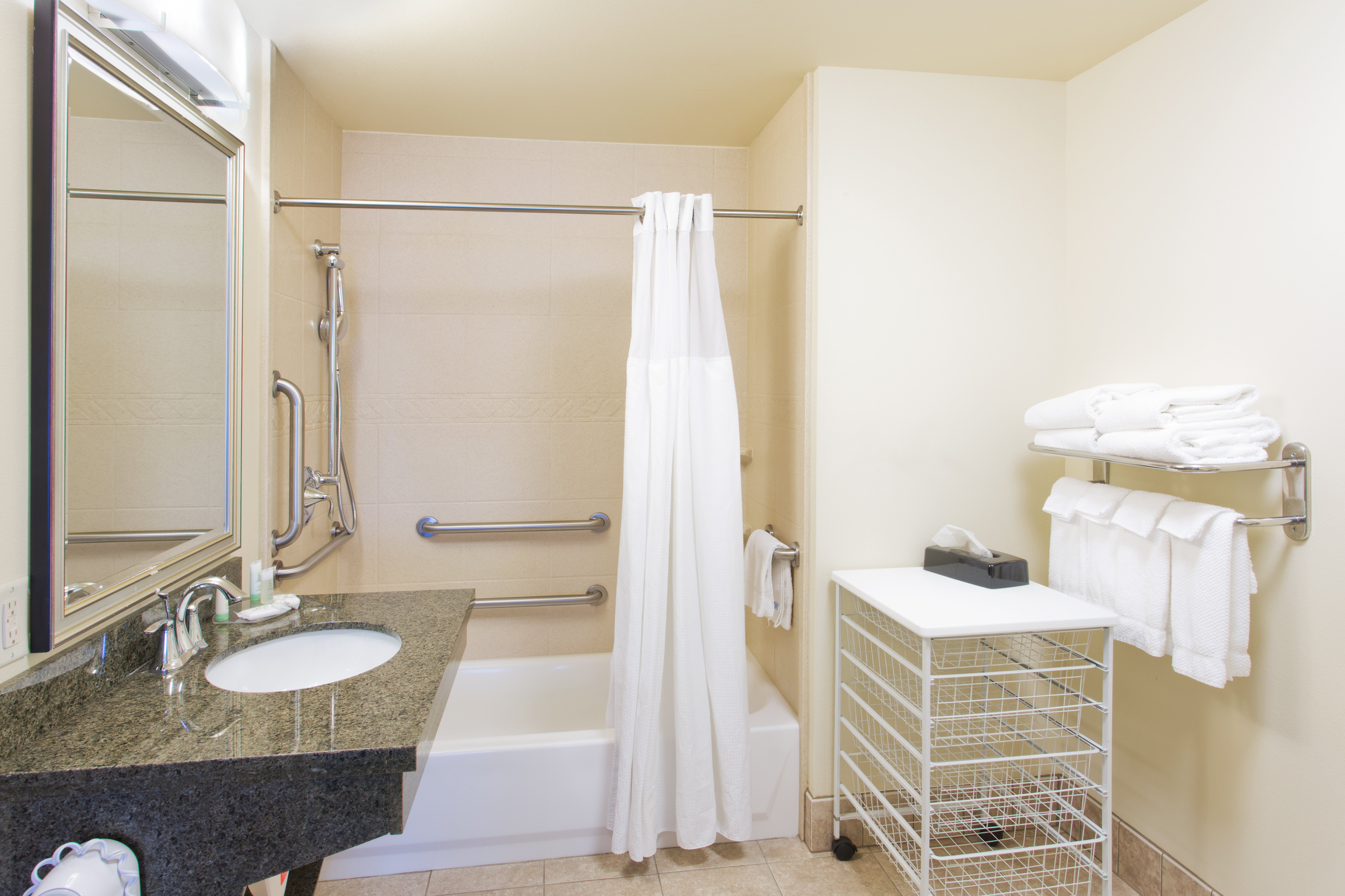 Staybridge Suites Everett - Paine Field 80/80