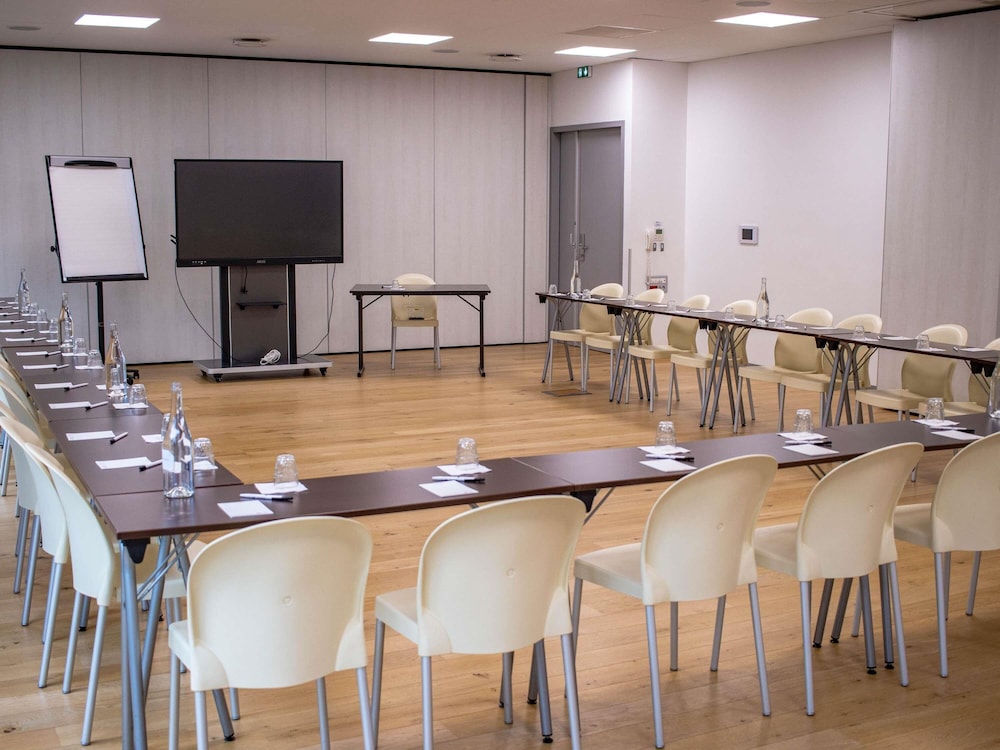 Ibis Rennes Beaulieu 57/68