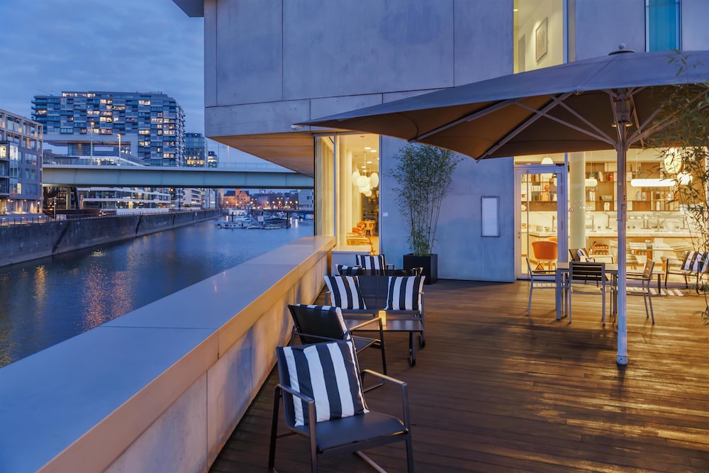 art otel Cologne powered by Radisson Hotels 22/50