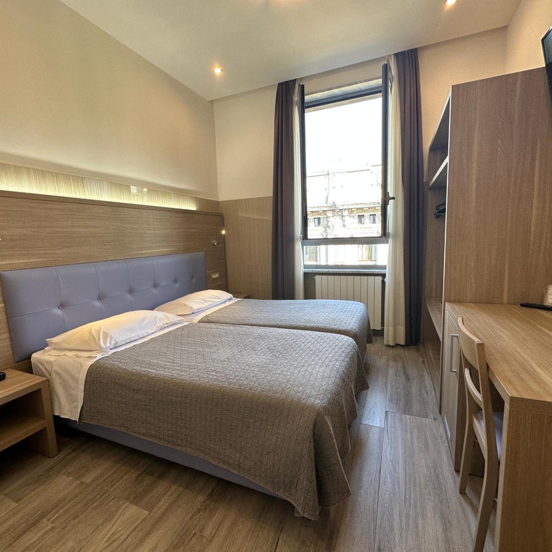 Hotel Midway 9/50