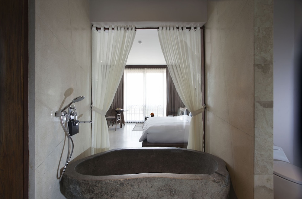 TEJAPRANA RESORT & SPA 49/50
