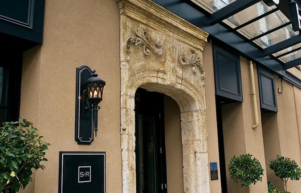 St Regis Hotel 6/56