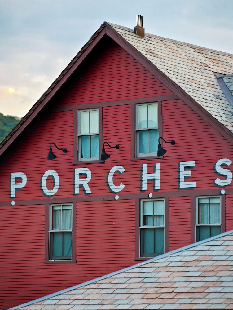 The Porches Inn At Mass Moca 2/74