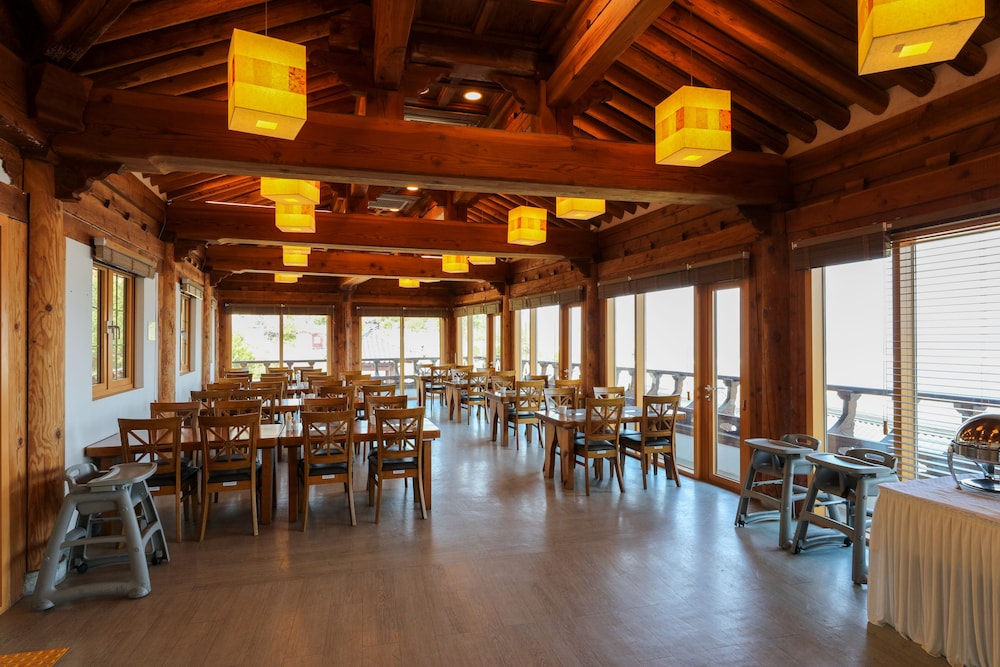 Hanok Hotel Odongjae 30/43