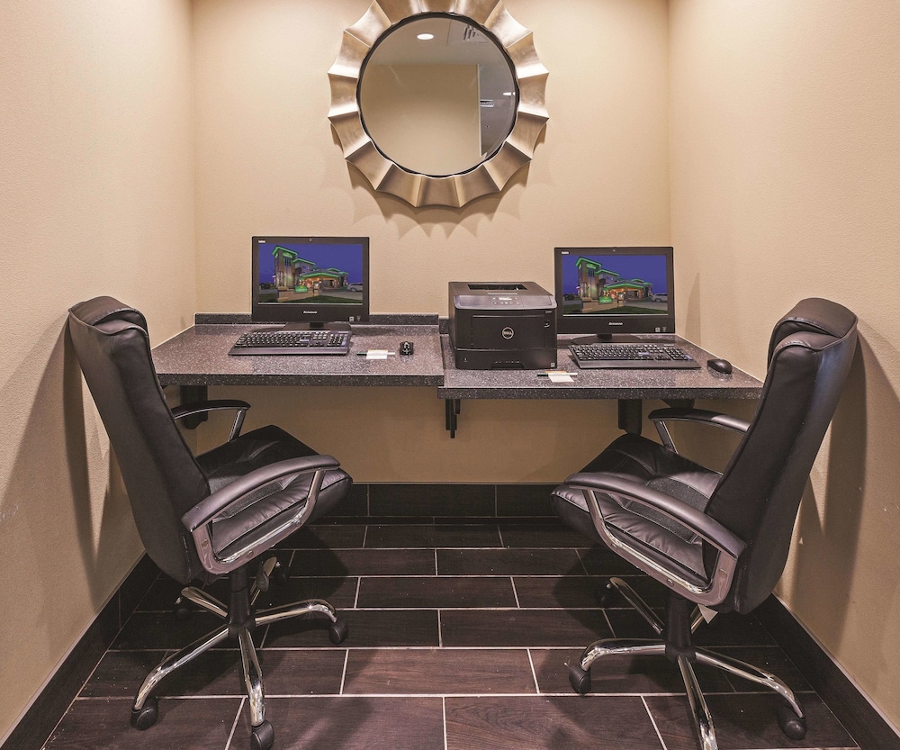 La Quinta Inn & Suites by Wyndham Wichita Falls - MSU Area 37/40
