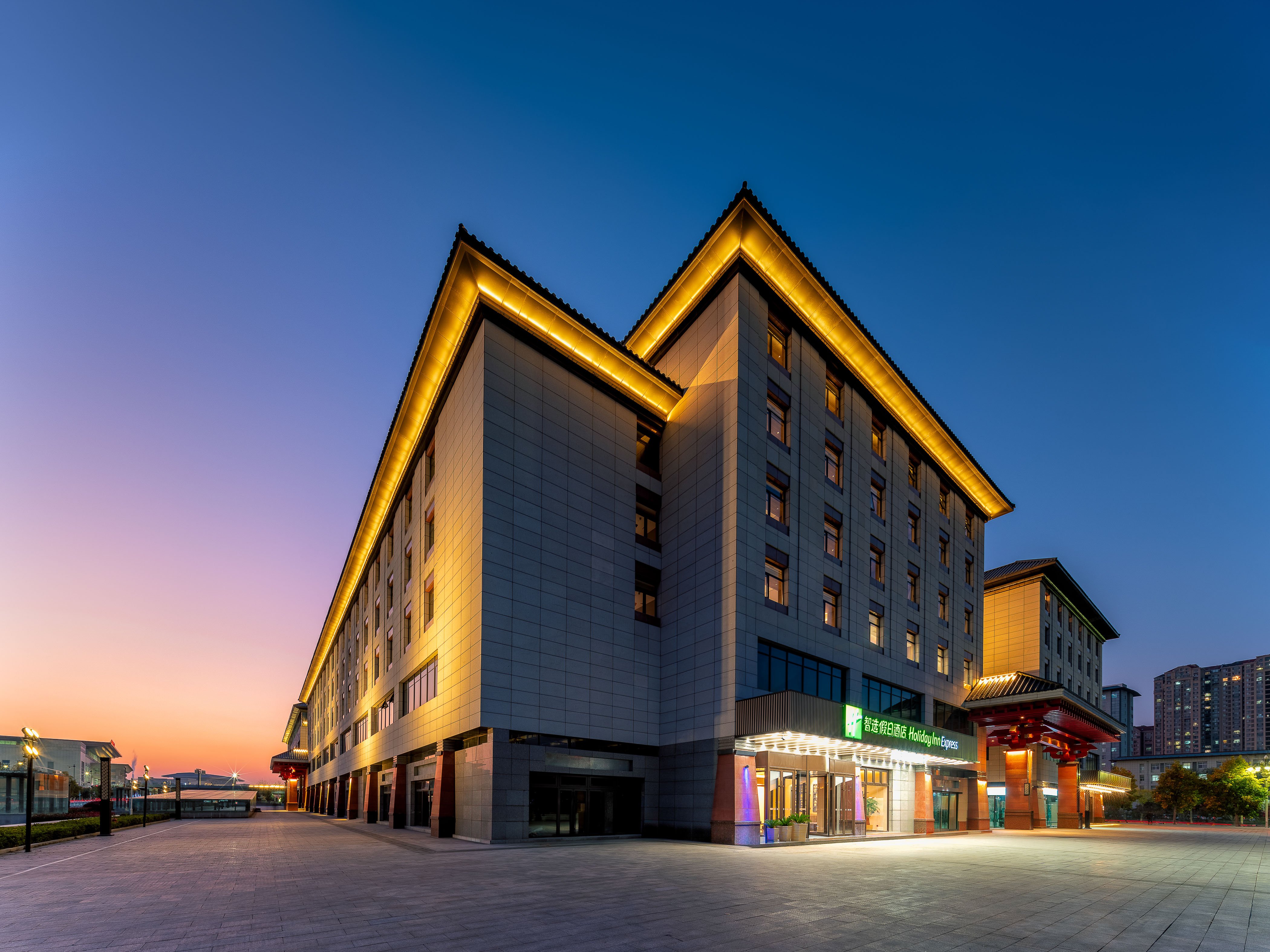 Holiday Inn Express Luoyang Longmen 4/27