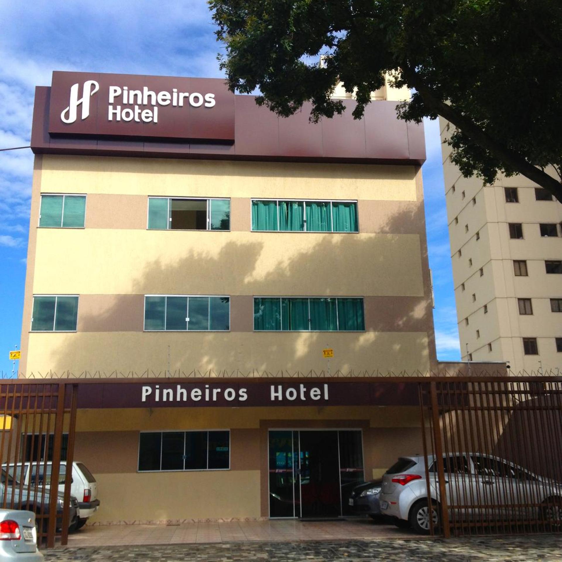 PINHEIROS HOTEL 7/57