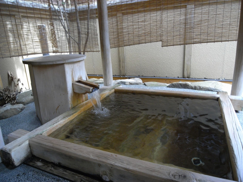 Kawakamiya Kasuitei 30/62