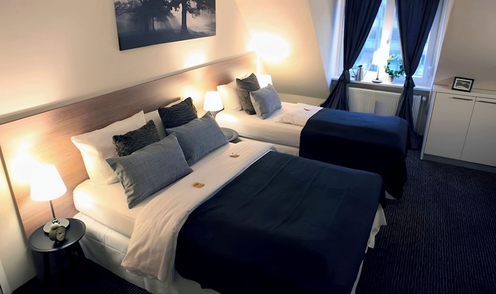 Sleephotels 7/36