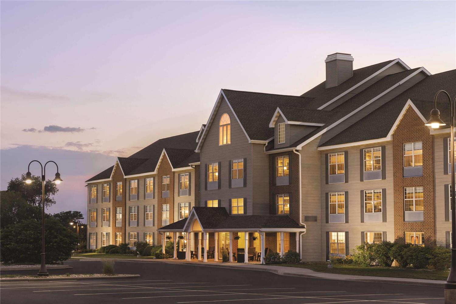 Country Inn & Suites by Radisson, Monona - Madison East 1/13