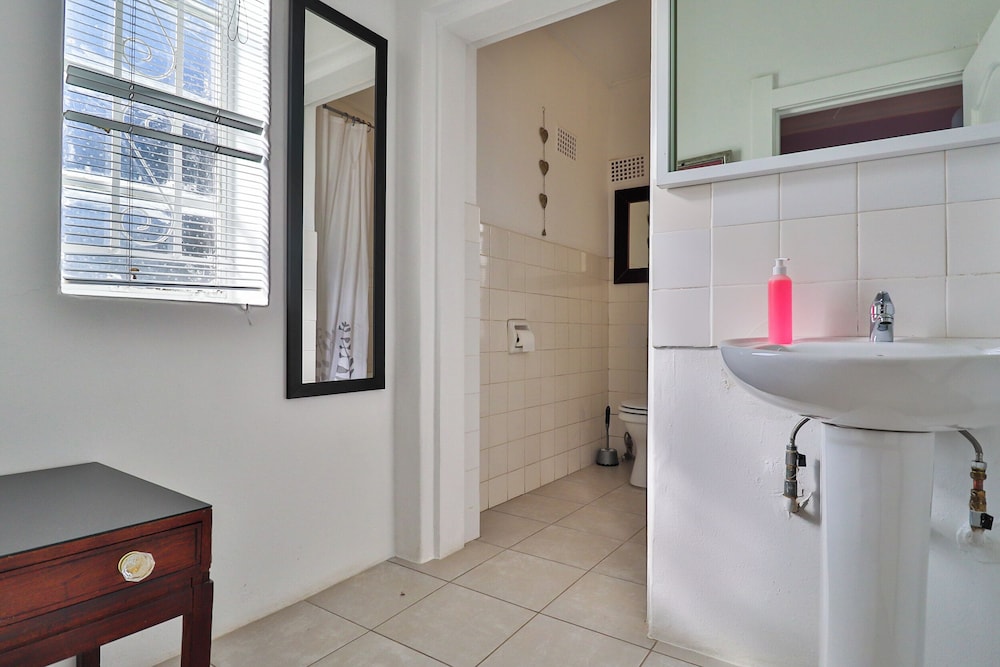 Sunbury Bed and Breakfast 34/36
