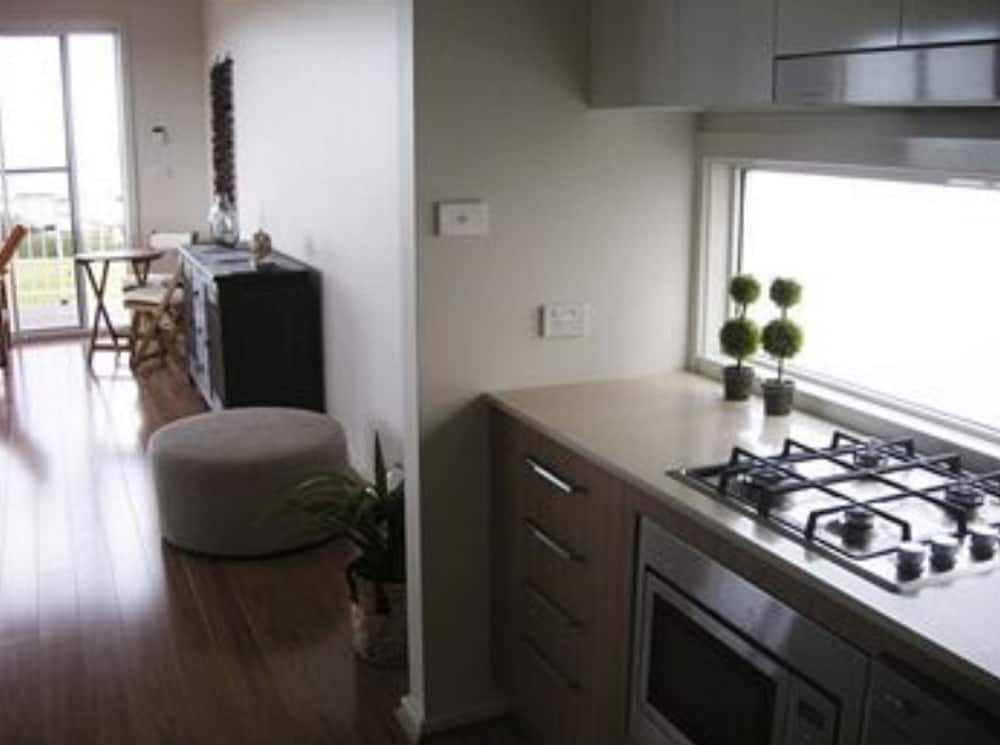 Garden, Town House, 2 King Beds, Sofa