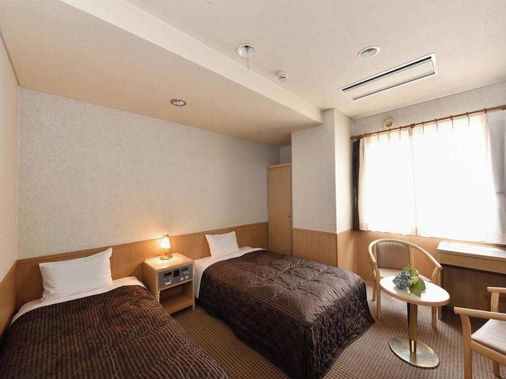 Standard, Twin Beds