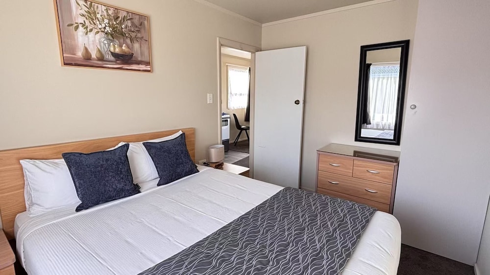 1 BEDROOM, FAMILY, APARTMENT