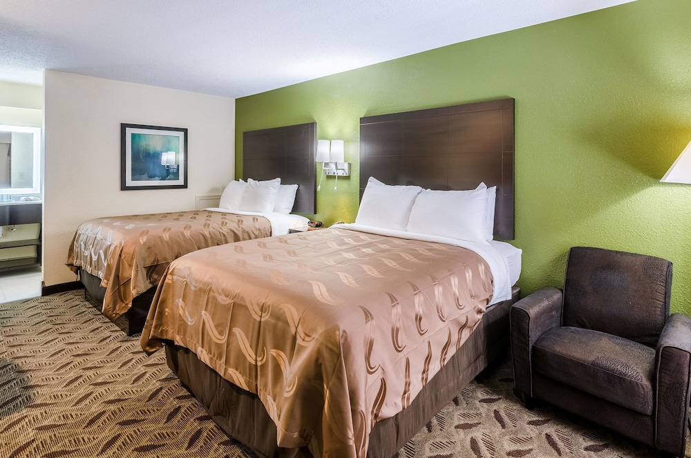 Quality Inn Tanglewood 18/50