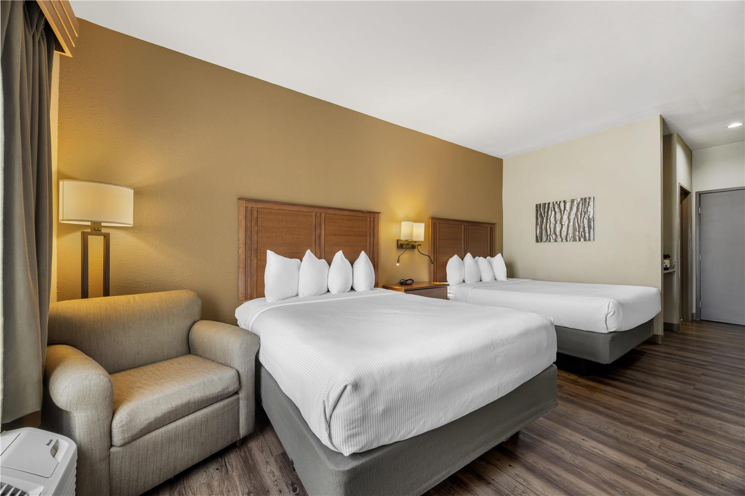 غرفة بسريرين كوين يُسمح فيها بالحيوانات الأليفة، Best Western Woodburn 2/3